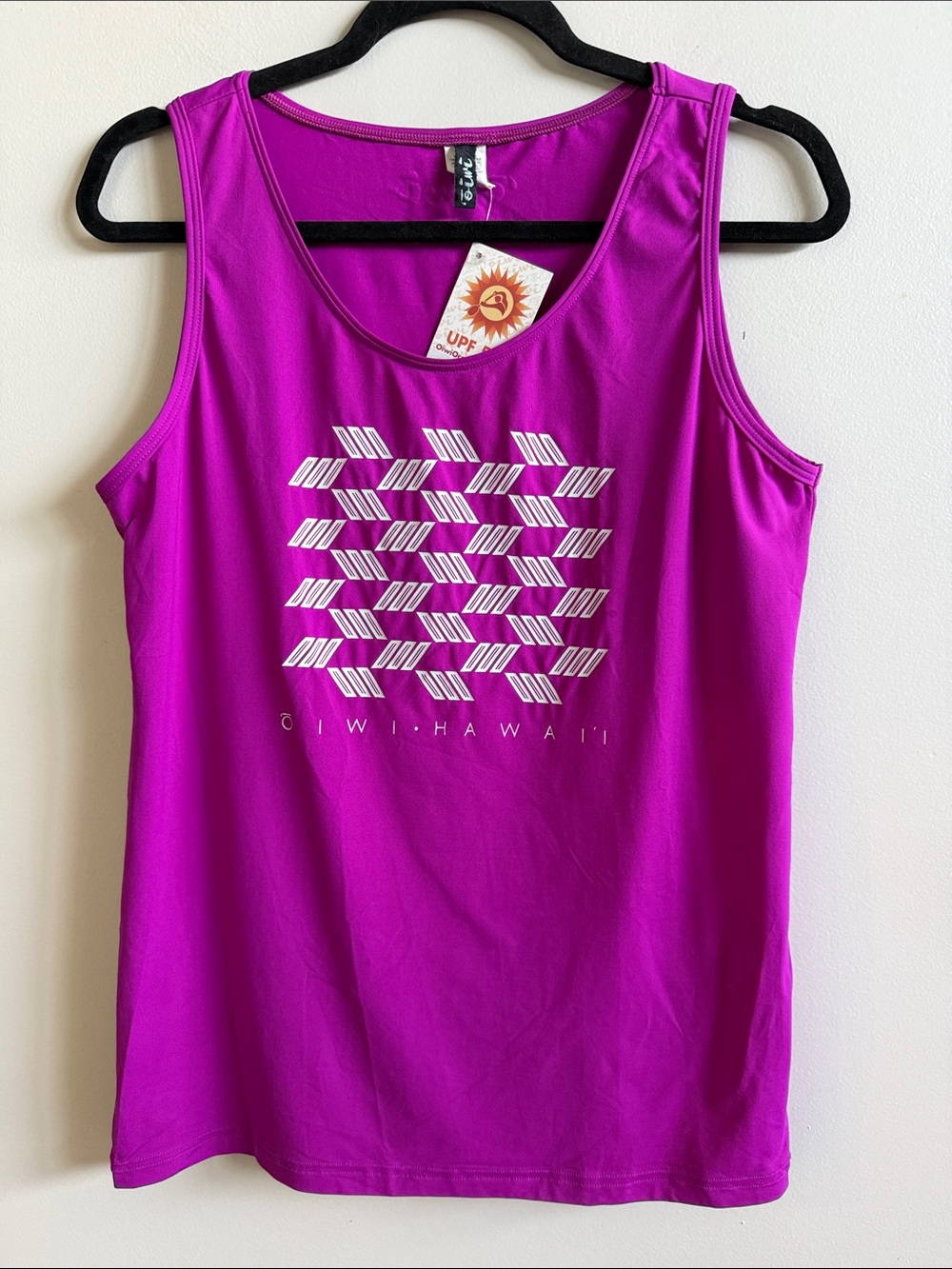 Oiwi Kapa Wahine Tank UPG 50+ in Magenta Size XL